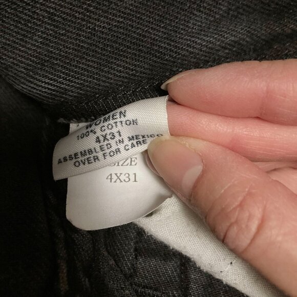 Black Spike Studded Goth Shorts ☠️ TOMMY HILFIGER Early 2000s - Picture 8 of 8